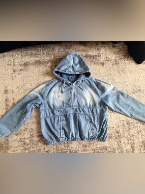 NWOT - Cropped Denim Hooded Pullover Jacket - Light Blue
